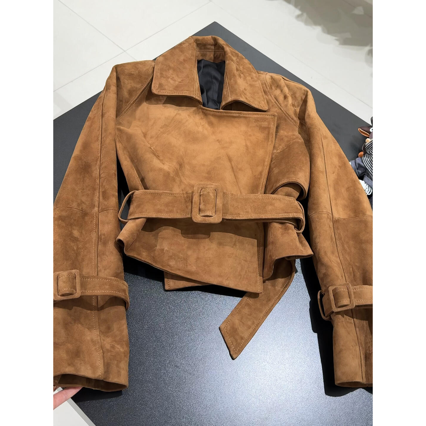 早秋独特超好看美拉德复古高级感棕色翻领麂皮绒夹克皮衣短外套女