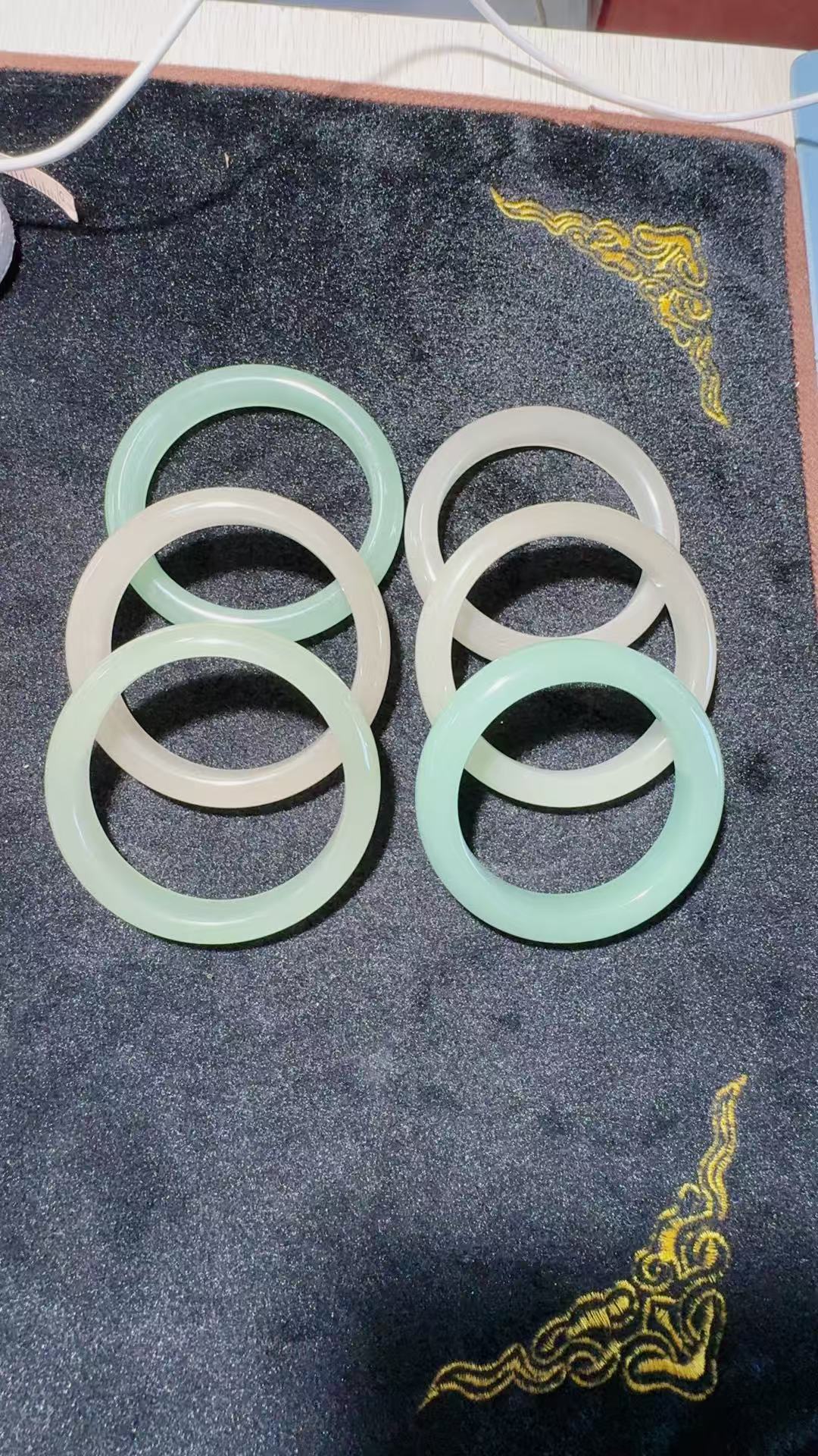 东陵玉高冰透手镯-多样性发货-发一