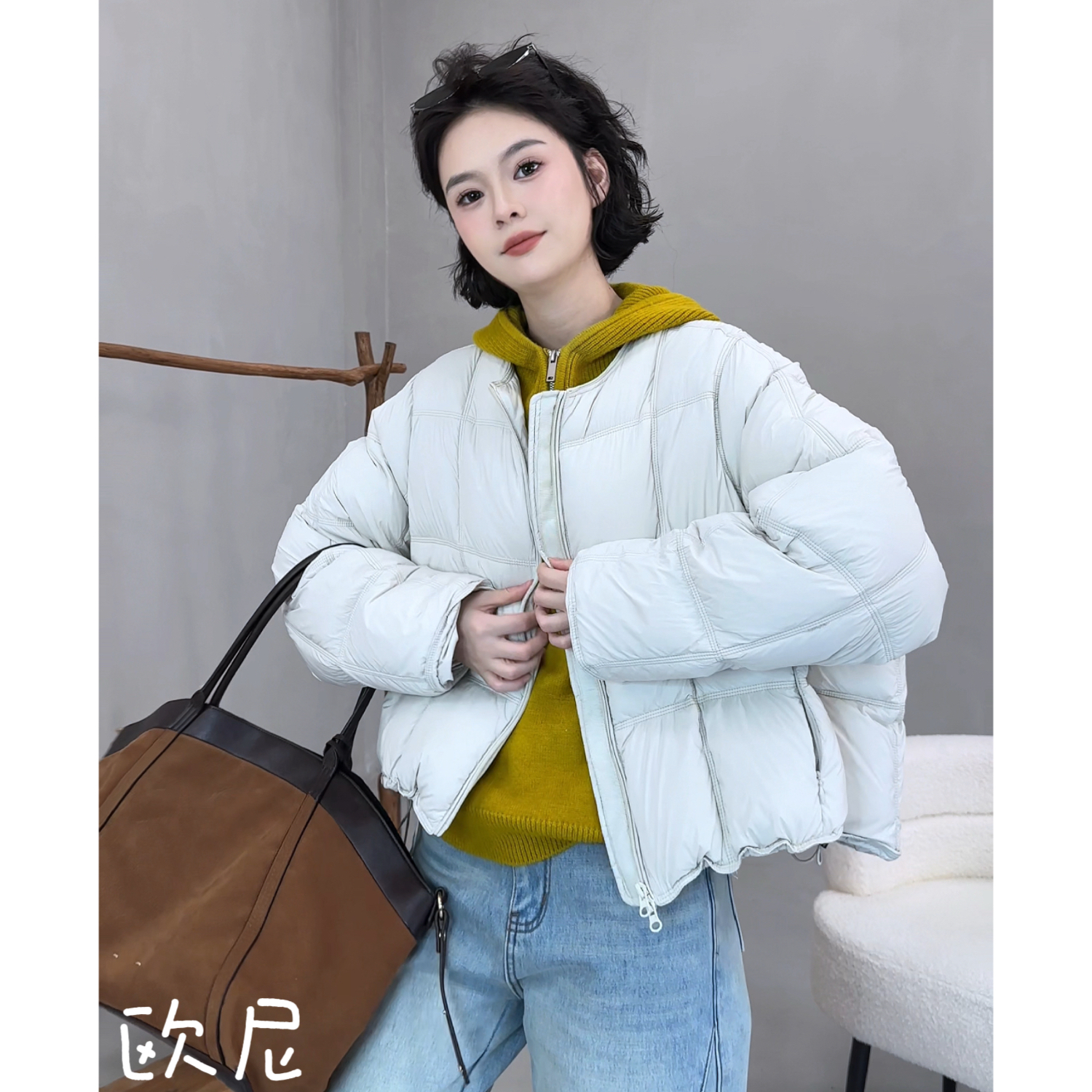 欧尼私服 2025冬季新款时尚设计感圆领方块羽绒服外套2510C7379