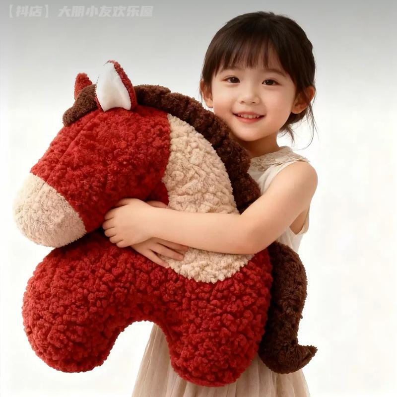 创意马年异形抱枕毛绒玩偶沙发客厅春节装饰摆件新年车载靠枕礼物