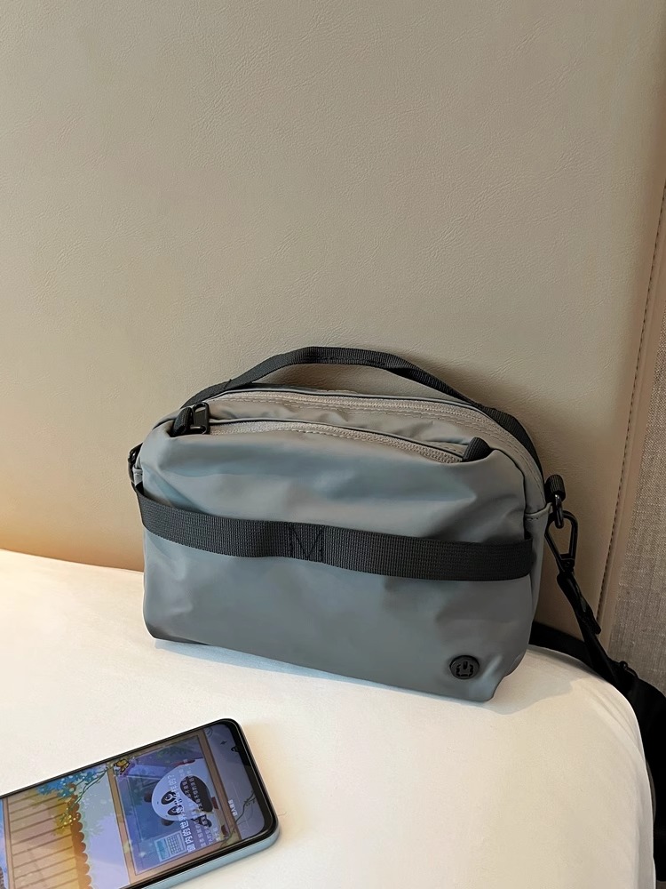 新款小斜挎包复古小方包小众高级感手机包潮酷中性男女百搭潮