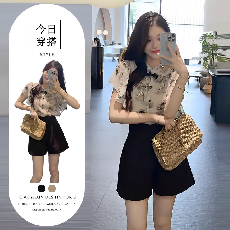夏装搭配一整套轻熟复古碎花短袖雪纺上衣高腰显瘦西装短裤两件套