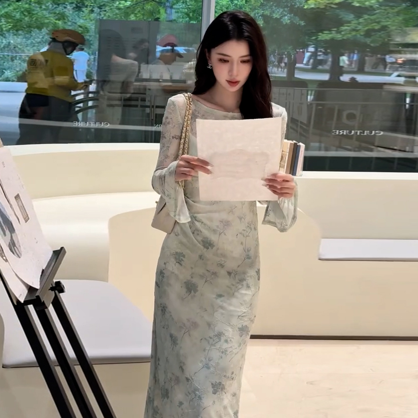 2025新款新中式绿色碎花长袖连衣裙子早秋季国风女装修身收腰长裙