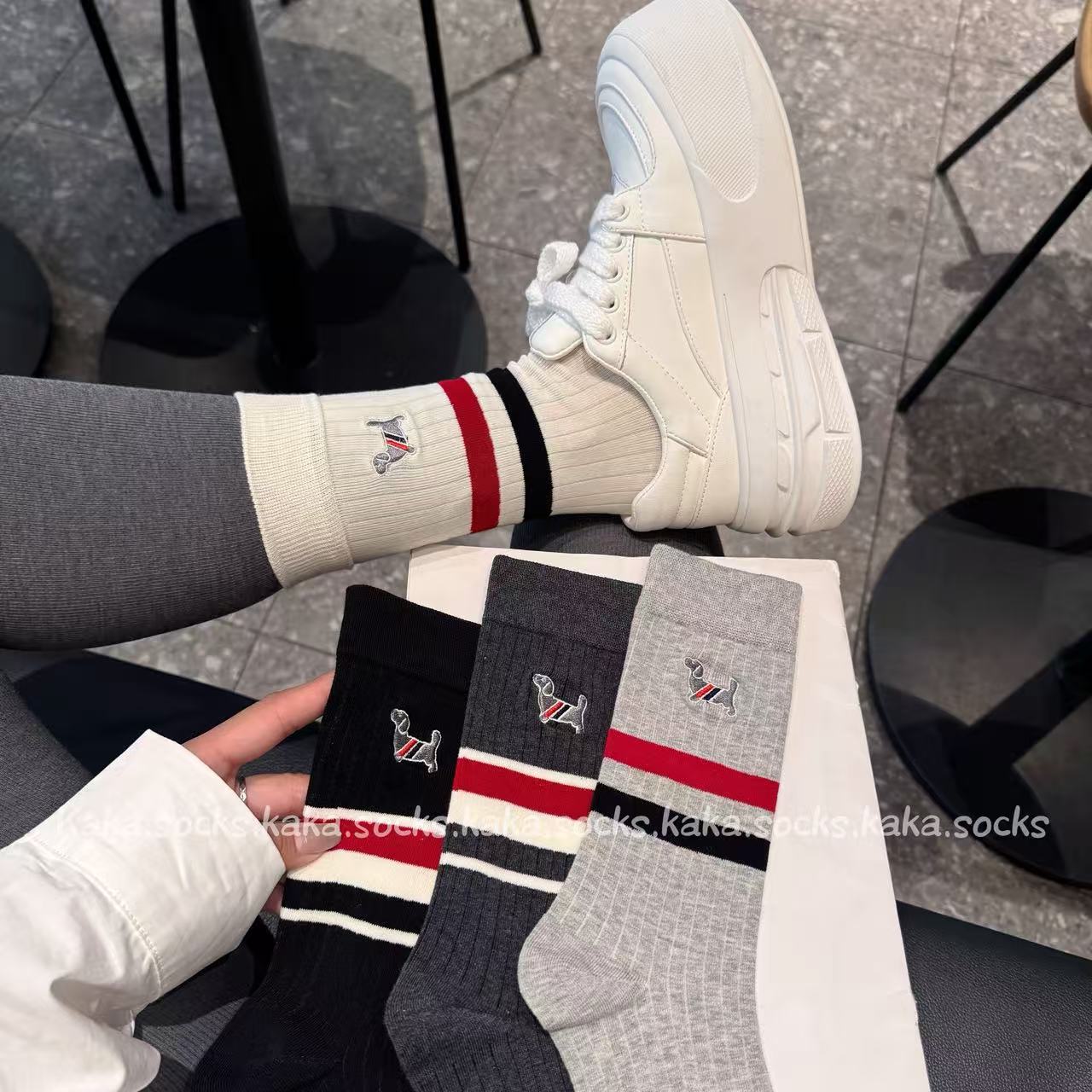 韩版冬季新款TB刺绣腊肠狗ins潮百搭减龄双杠条纹中筒女堆堆袜