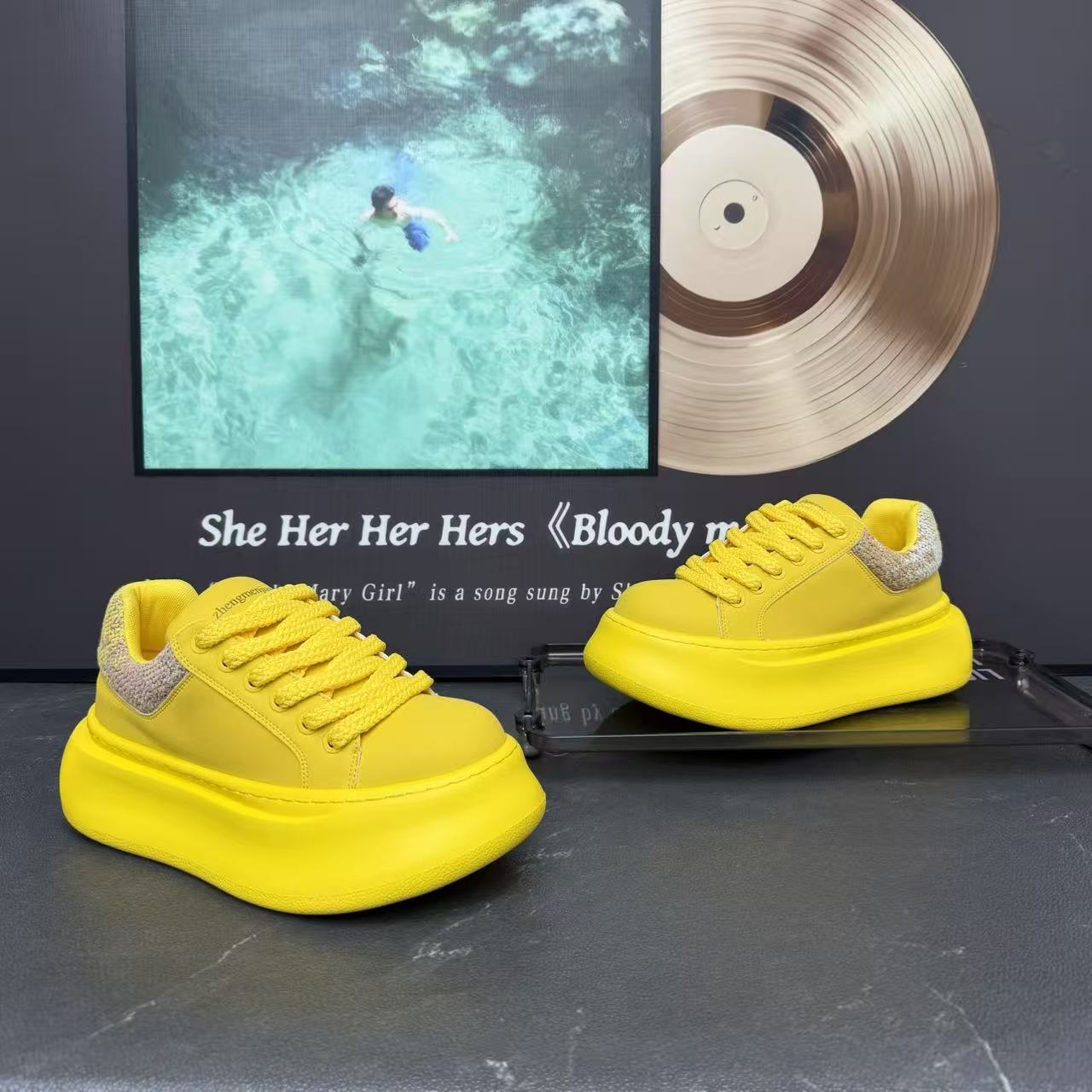 2025年时尚个性潮流新款百搭纯色增高厚底休闲运动休闲男士板鞋