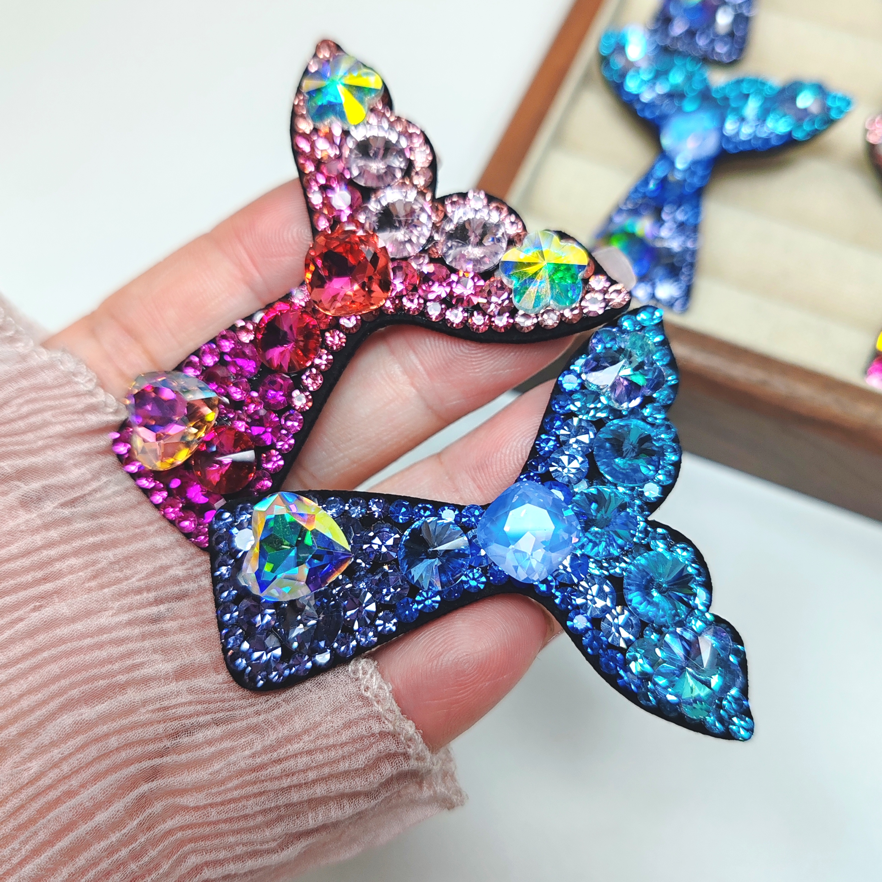 新款韩版高品质设计款美人鱼尾发夹轻奢精致碎发夹爆款闪钻鸭嘴夹