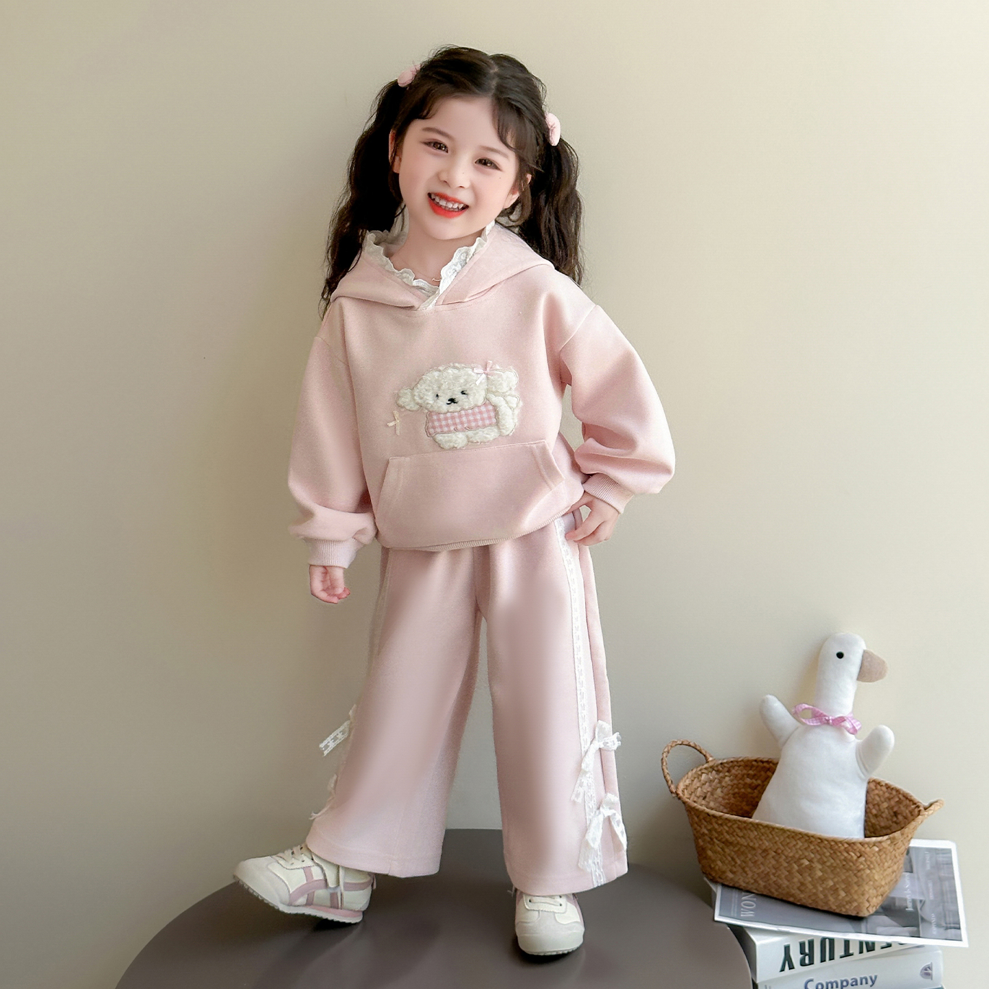 女童超好看秋装套装2025新款儿童卡通卫衣洋气女宝休闲花边两件套