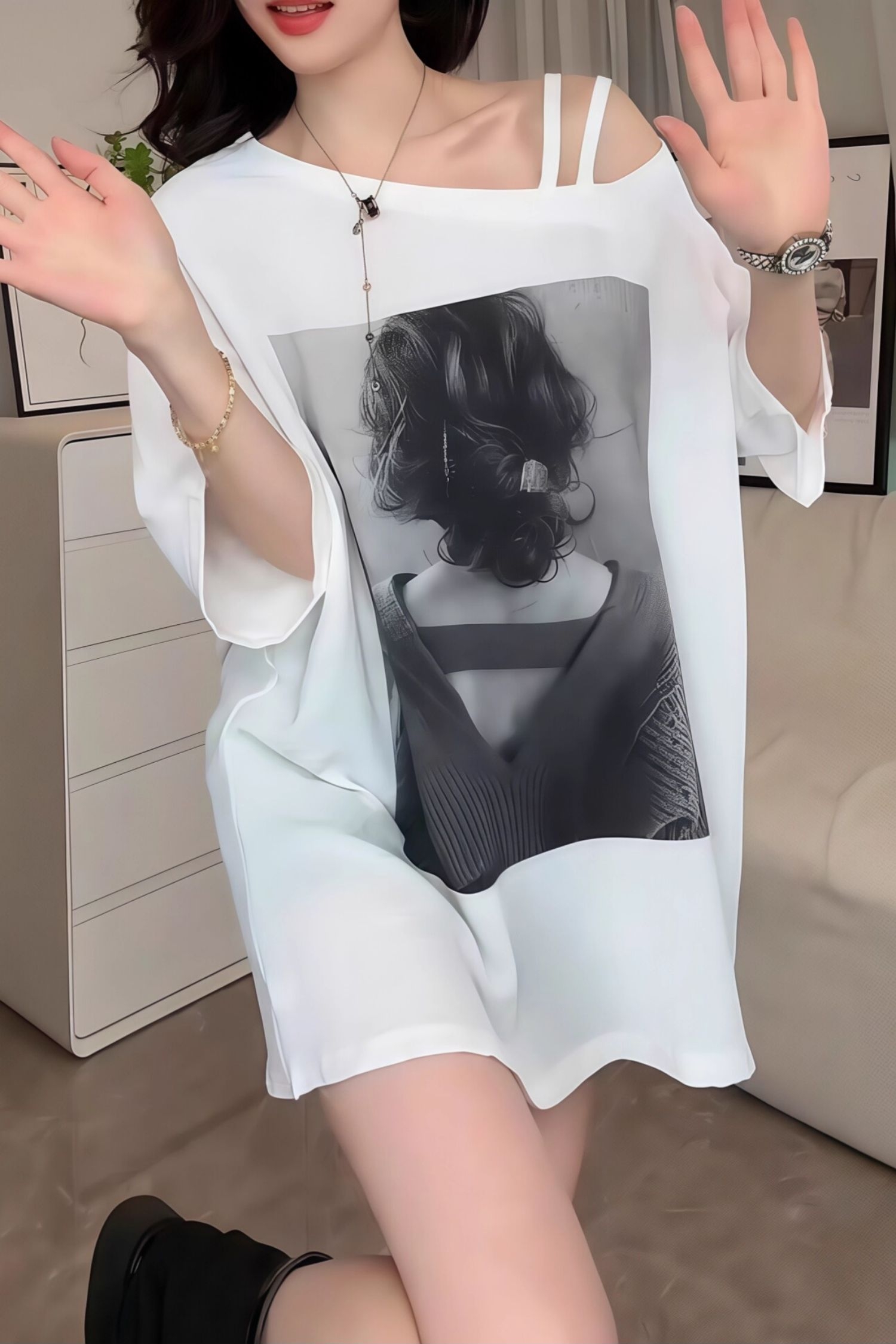 慵懒风小众印花斜领露肩T恤女夏季新款宽松中长款遮肚子显瘦上衣