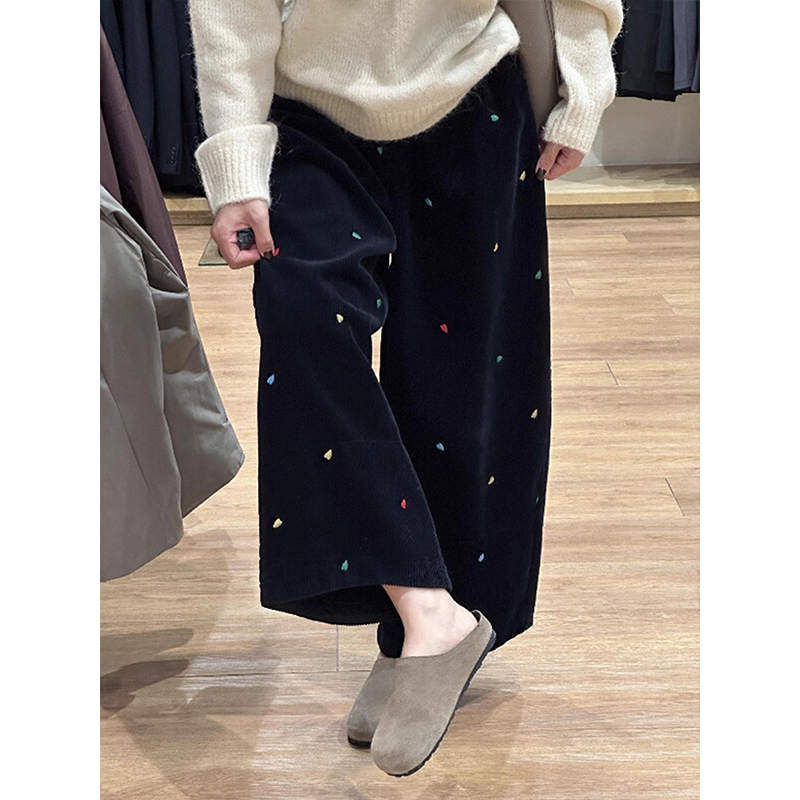 胖妹妹200斤大码巨好看爱心刺绣镰刀裤秋冬加绒加厚灯芯绒阔腿裤