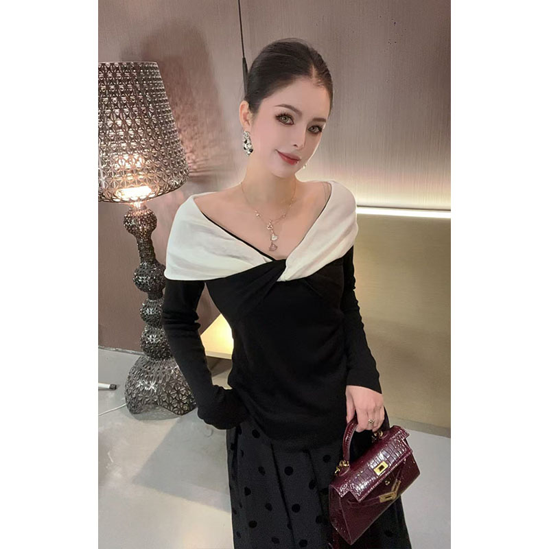 （赫本风毛衣）撞色拼接扭结露肩针织上衣CS31125