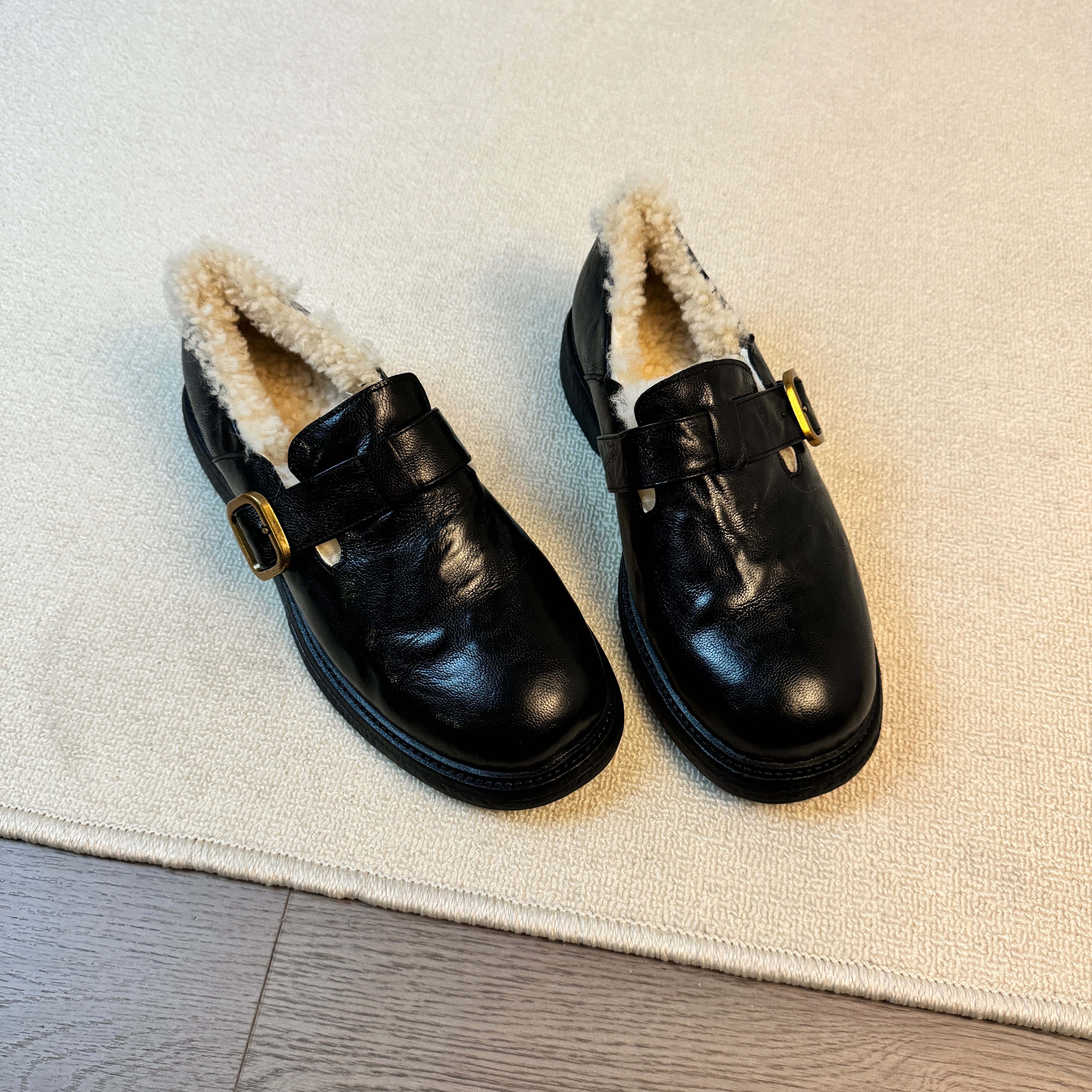 六也「保暖轻复古」秋冬勃肯厚底加绒一脚蹬保暖毛毛皮鞋女 L1169