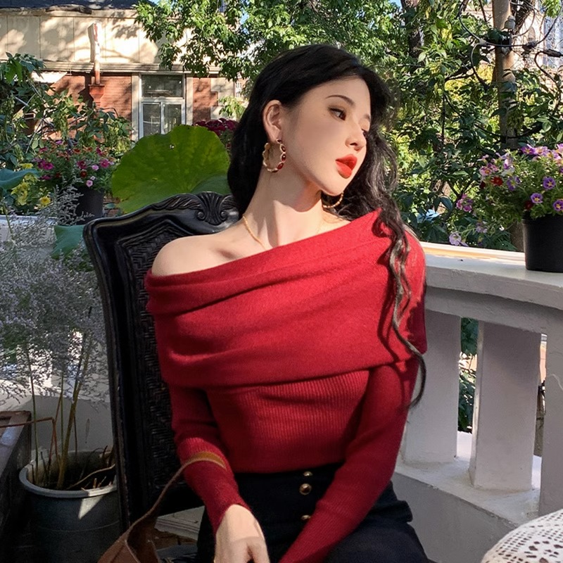 慵懒锁骨一字肩红色针织衫女装秋冬毛衣打底衫黑色一字领露肩上衣