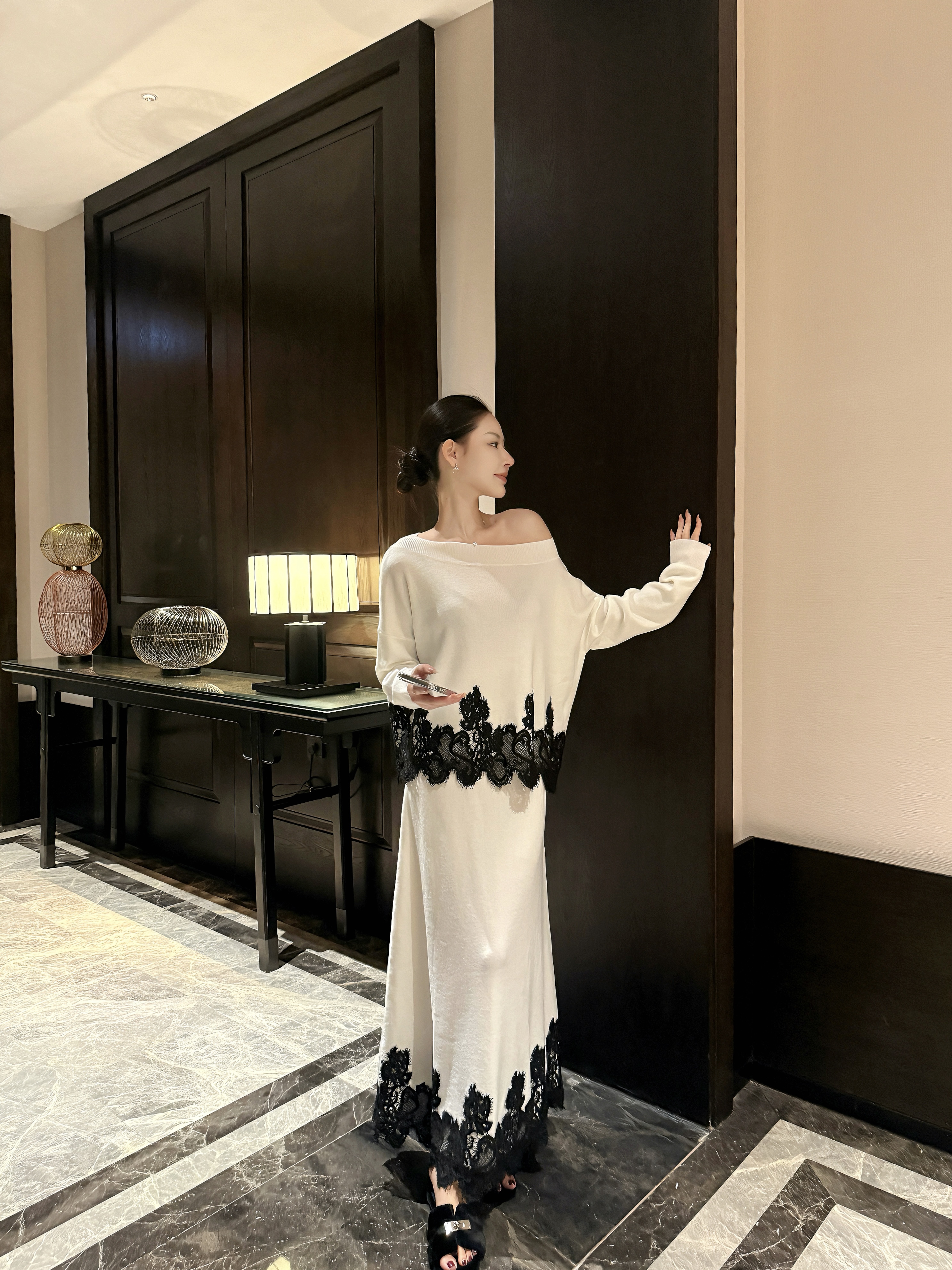 秋冬轻奢设计感时尚复古气质氛围感蕾丝拼接上衣半身裙两件套套装