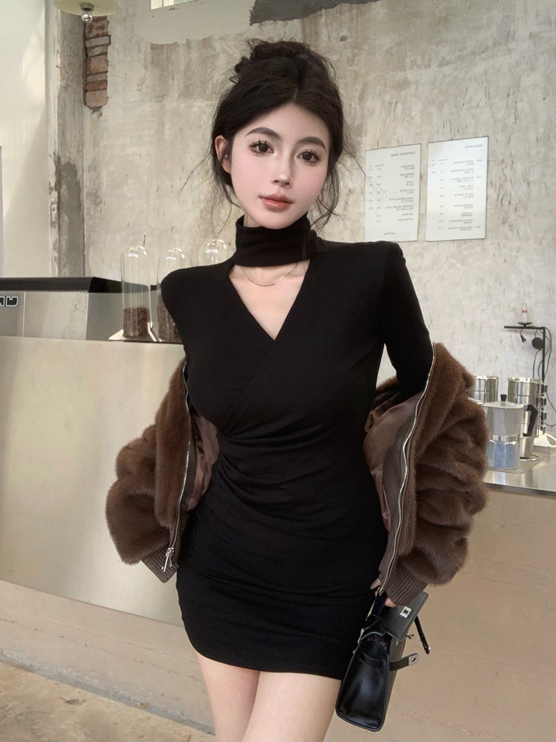 秋冬性感纯欲辣妹挂脖收腰显瘦纯色打底外穿长袖包臀连衣裙子纯色