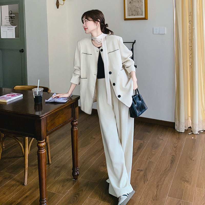 气质小香风套装女早秋新款今年流行撞色小西装外套阔腿裤两件套