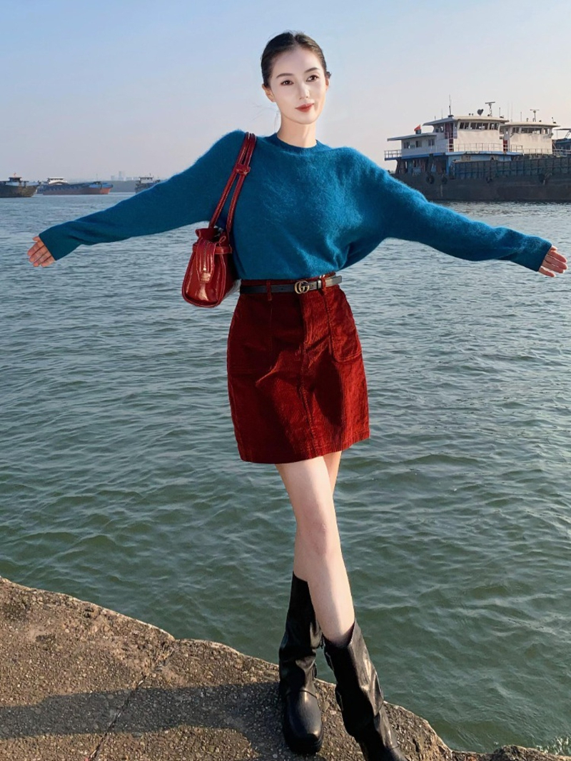 2025年秋冬穿搭超火一整套小香风千金孔雀蓝色针织衫半身裙套装女