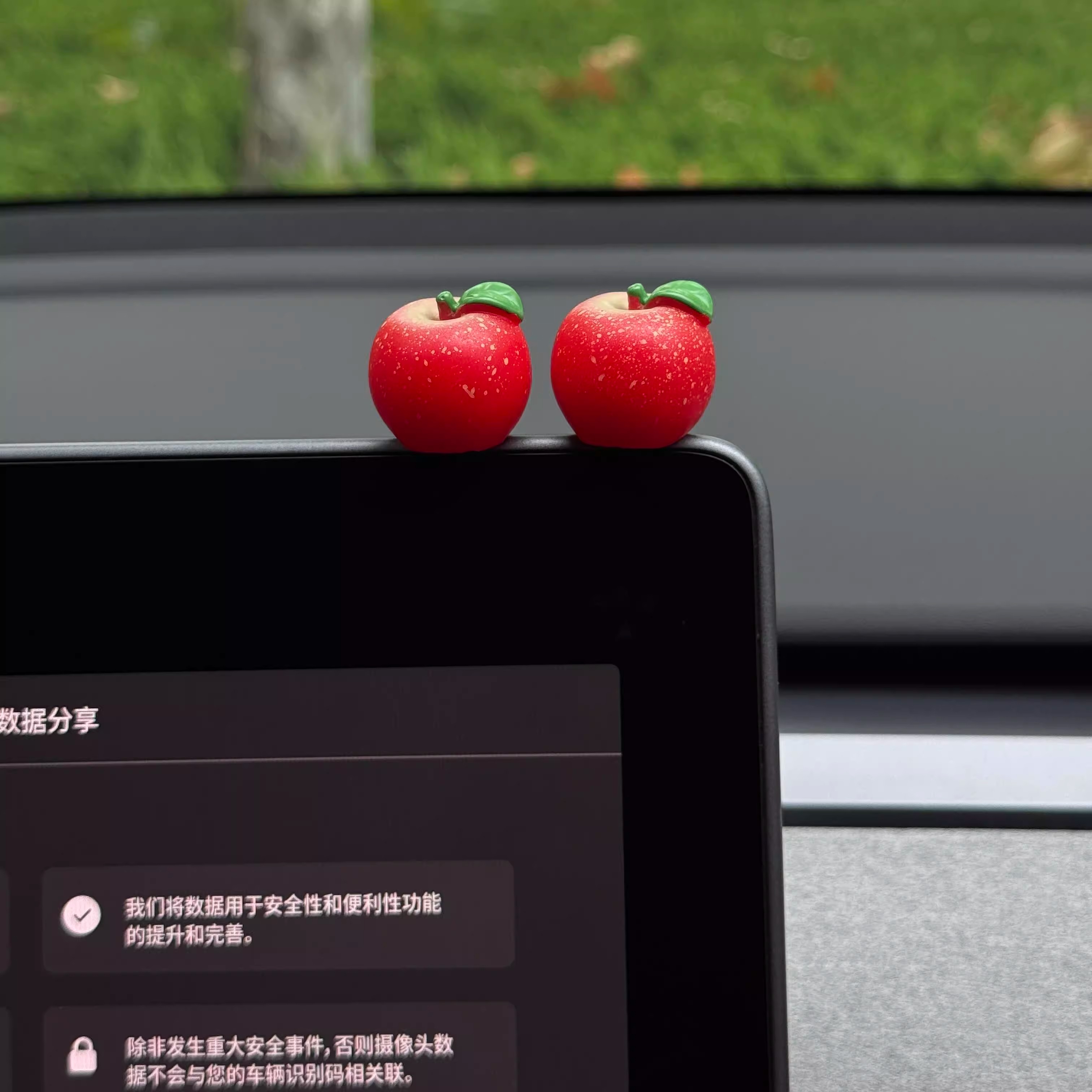 苹苹安安车载摆件苹果汽车中控台个性创意卡通苹安车载装饰贴圣诞