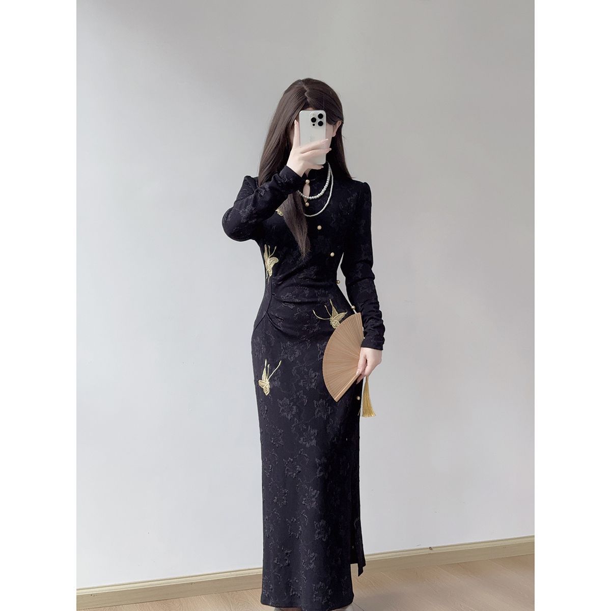 超好看的早秋连衣裙2025年新款气质修身刺绣黑色可以上班穿的旗袍