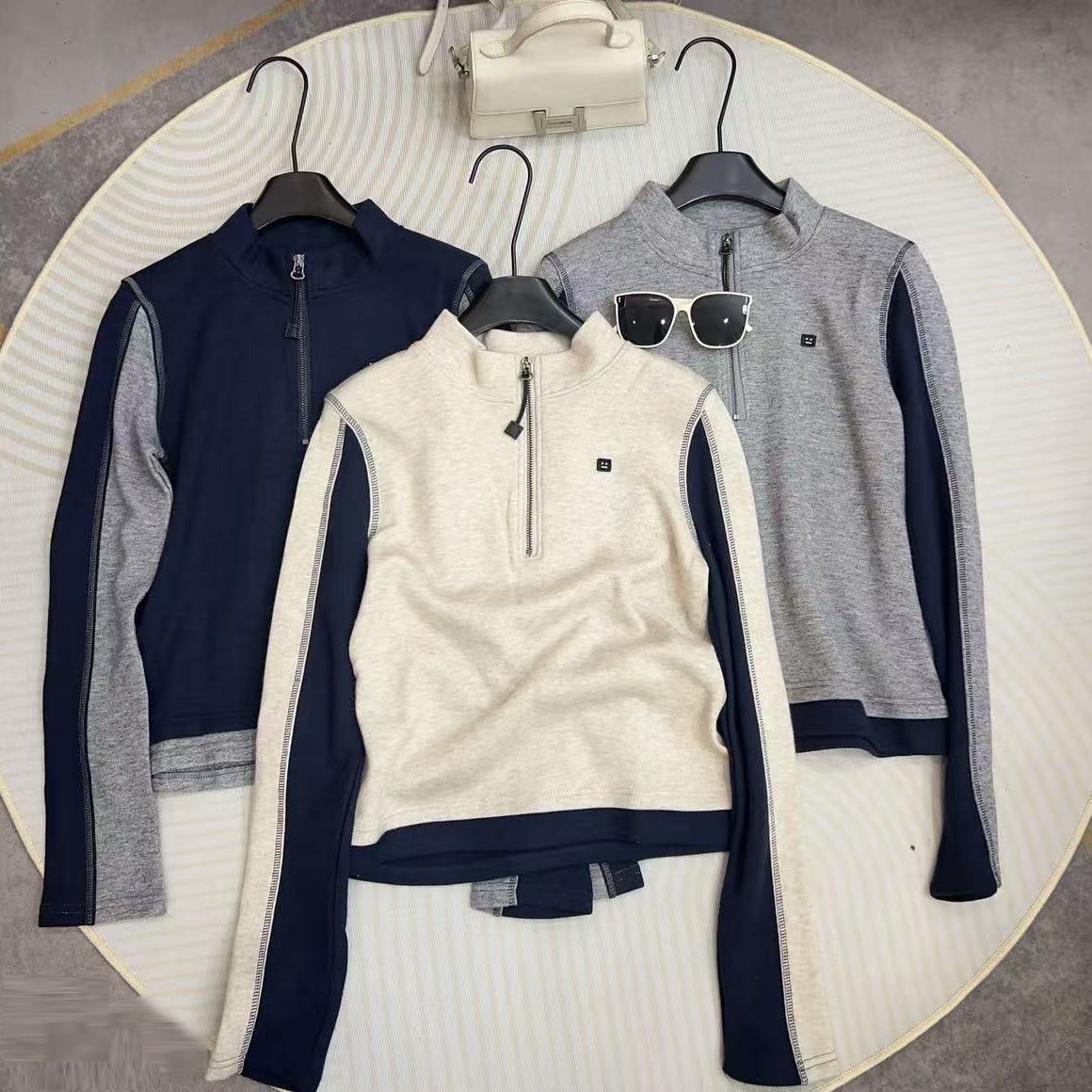 2025冬季加厚保暖撞色立领版拉链长袖帽衫修身上衣女