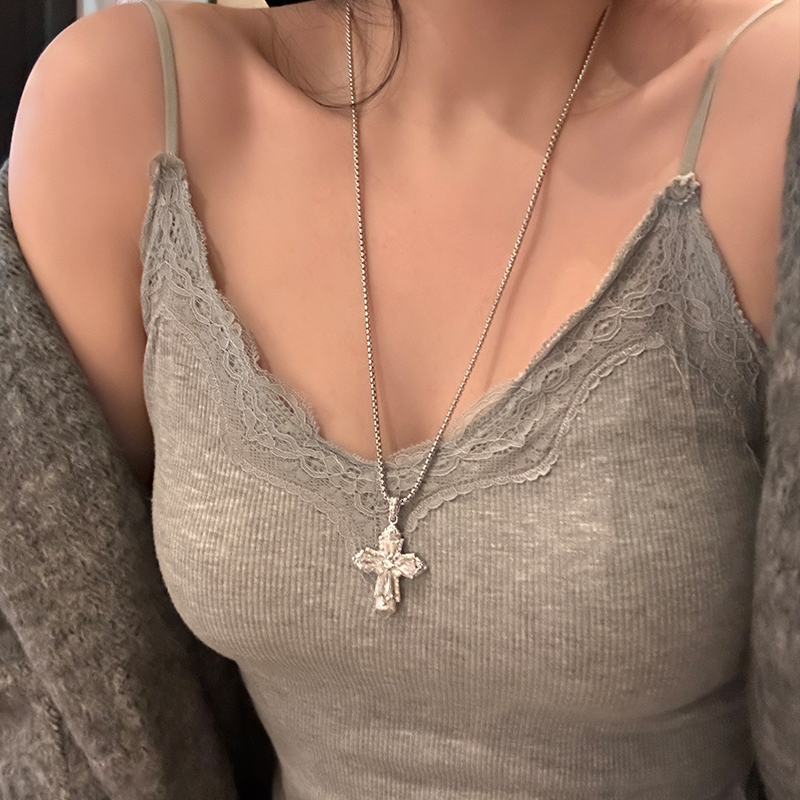 钛钢项链 甜酷风重工镶钻十字架吊坠项链潮气质长款锁骨链毛衣链