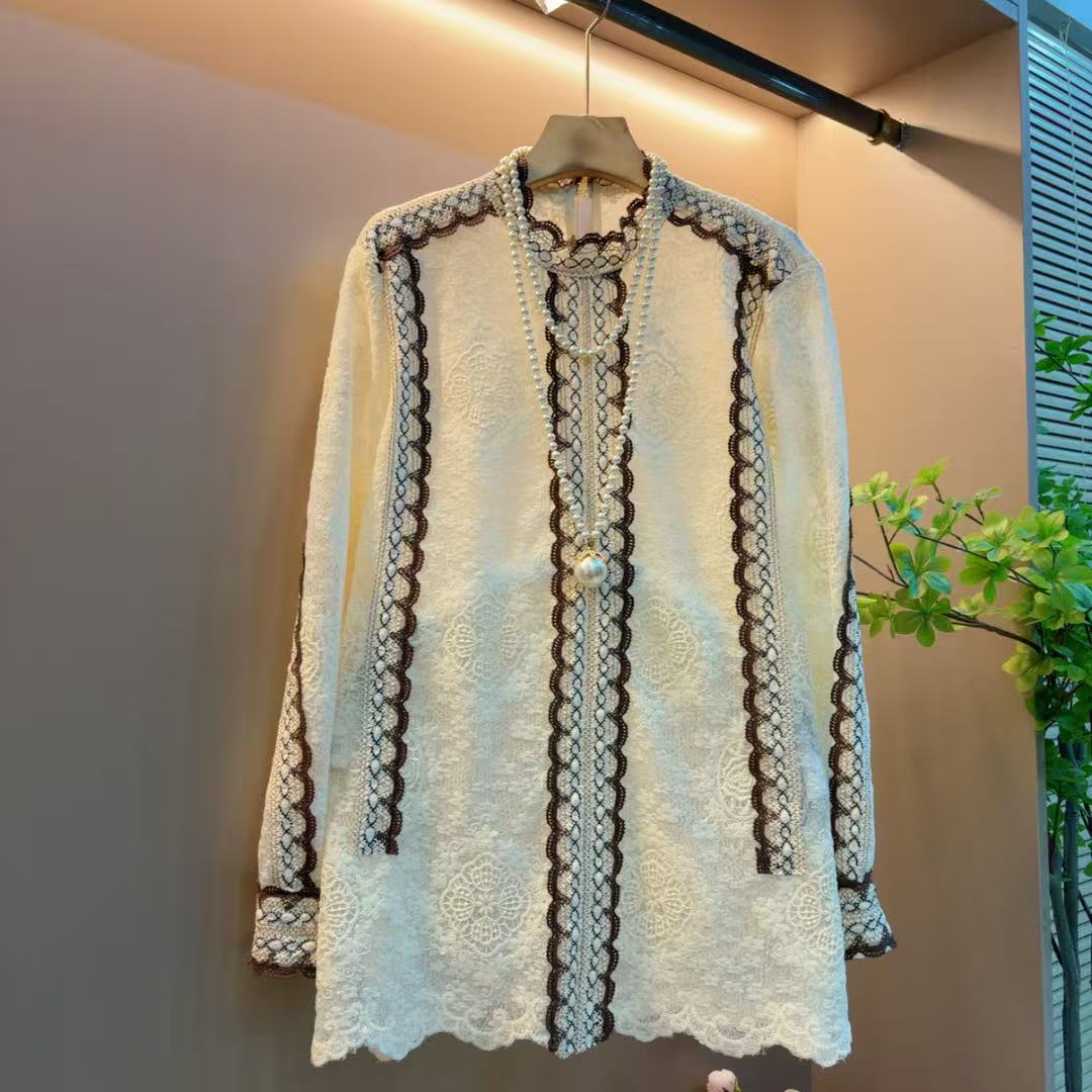 秋季欧洲站新款绣花拼接时尚洋气小众白色上衣（衣长74左右）