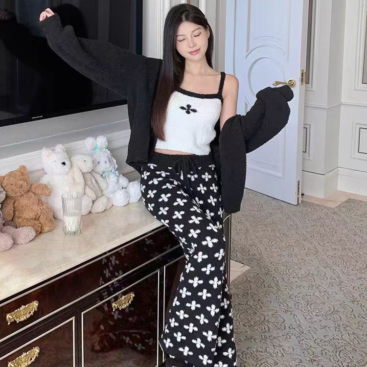 新品24半边绒睡衣三件套女款秋冬款吊带睡袍时髦软绵绵可外穿家居