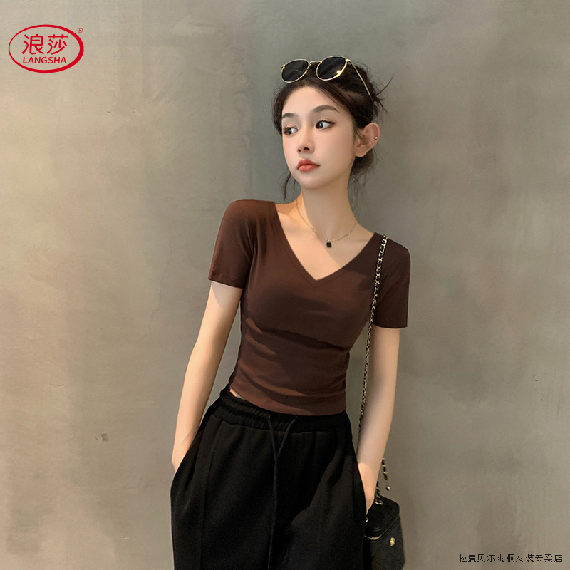 浪莎夏季咖色v领短袖T恤短款女设计感下摆不规则2025新款面膜上衣