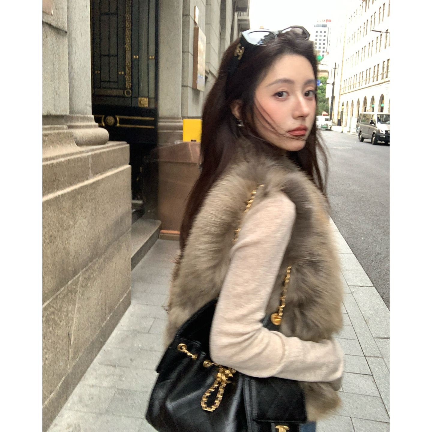米汤家皮草“威尼斯霜歌”海宁新款冬整皮狐狸毛皮毛一体背心马甲