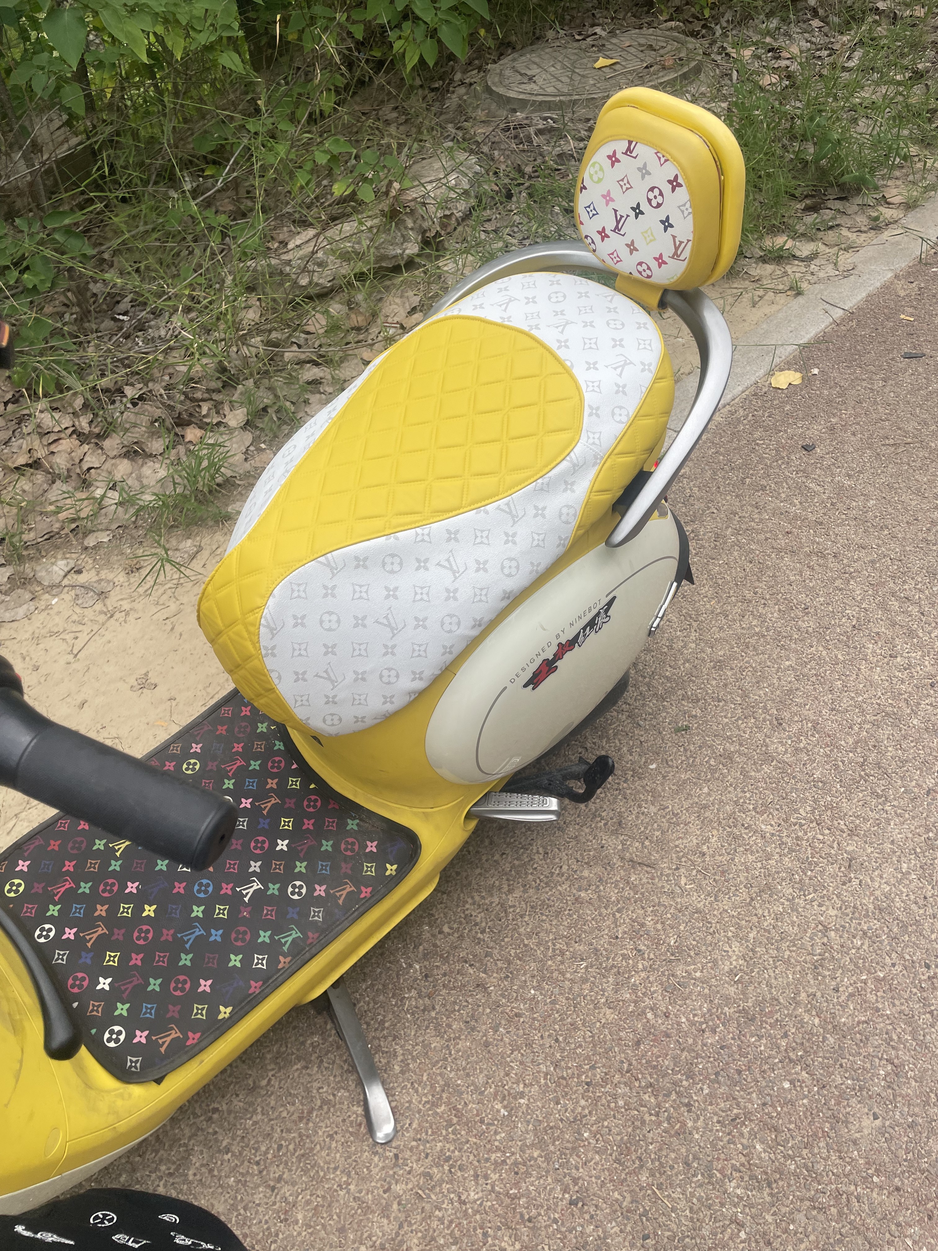 高品质定制电动车座套采用优质皮料定制款电动车座套皮料座套