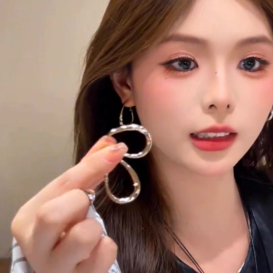 合金耳饰 轻奢小众简约水滴耳环百搭气质耳圈网红耳钉耳饰女