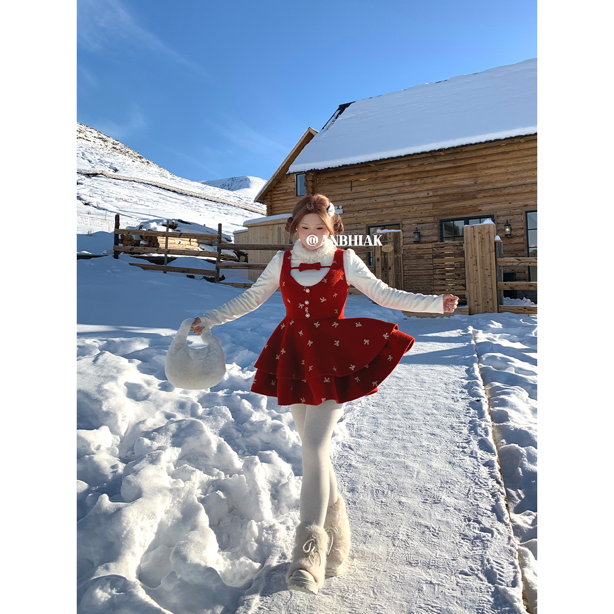 安妮不火【圣诞礼颂】甜美系蝴蝶结绣花呢料连衣裙+T恤A254Q0641