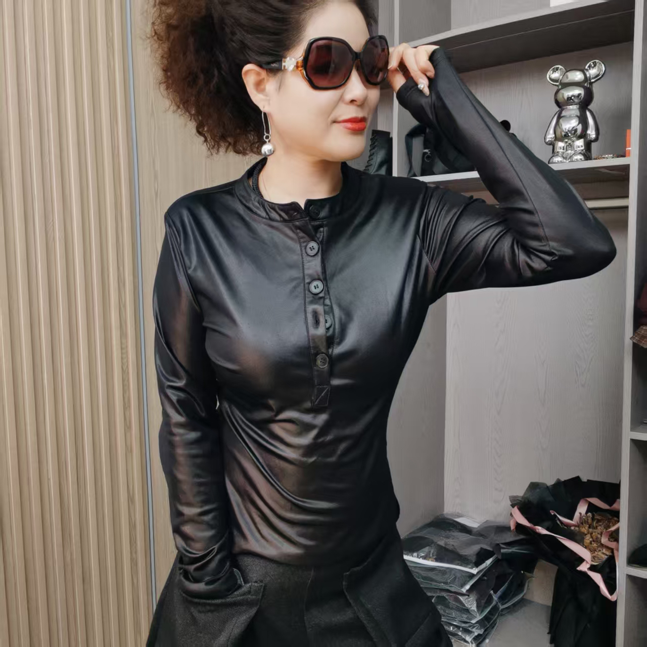 洋气珠光皮布超弹衣衫