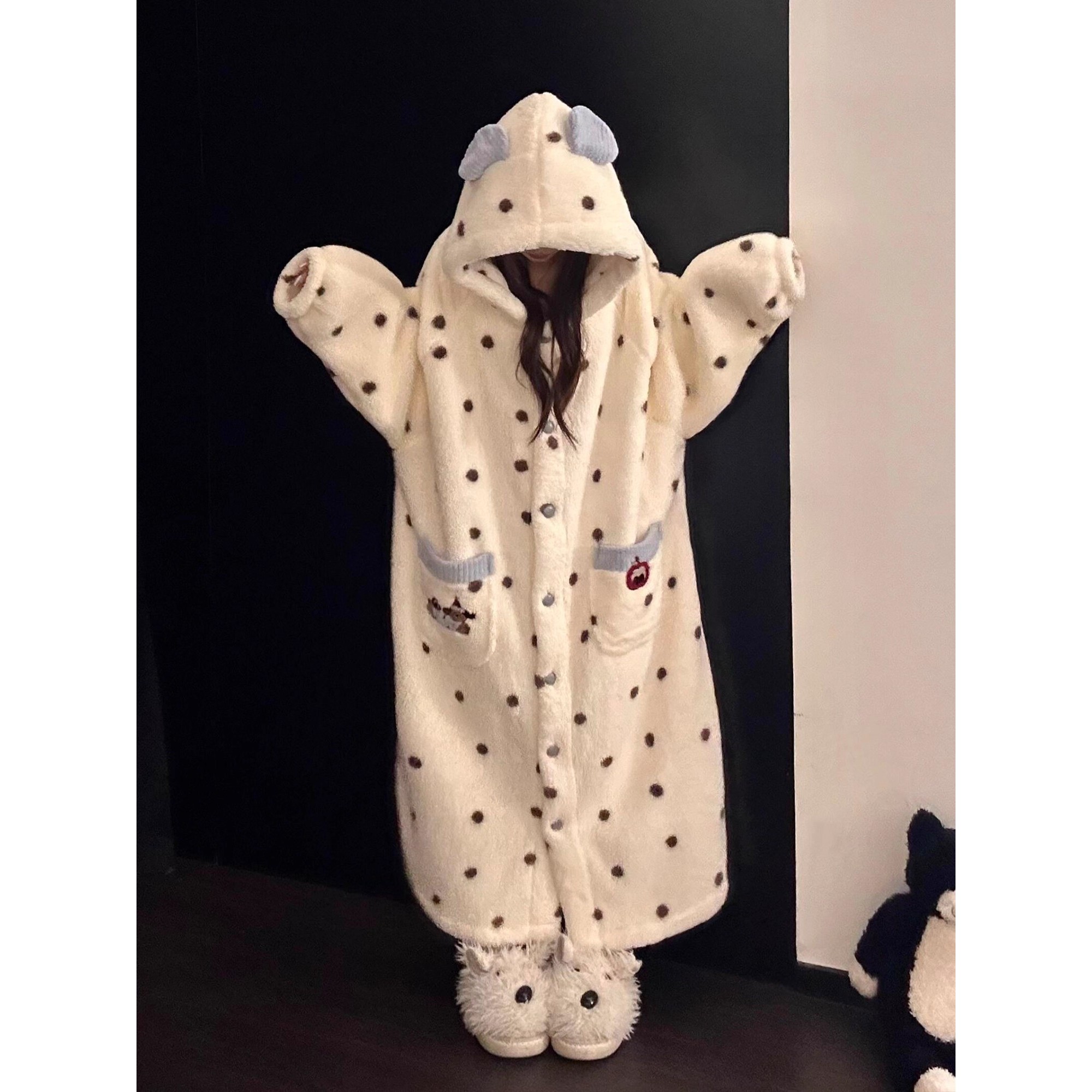 可爱卡通珊瑚绒连帽睡袍女2025冬季大码加绒加厚可外穿家居服睡衣