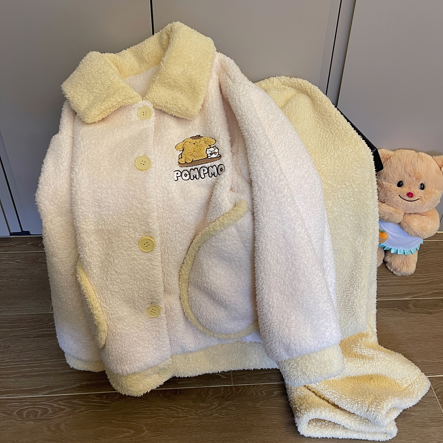 可爱奶黄狗睡衣女冬季甜美加厚保暖米粒绒家居服2025新款学生套装