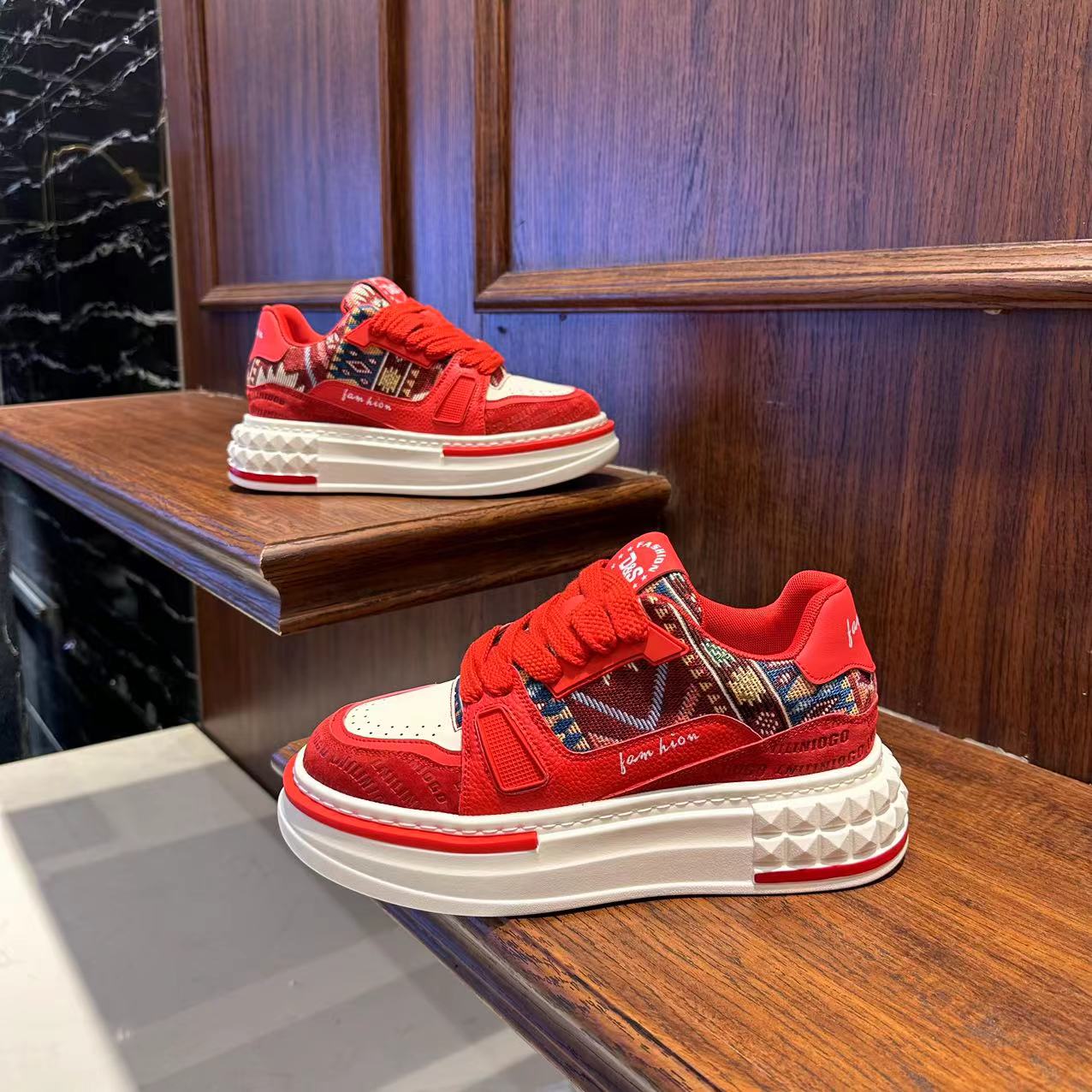 新款刺绣老爹鞋男2025春季新款舒适增高软底百搭潮流男款休闲鞋