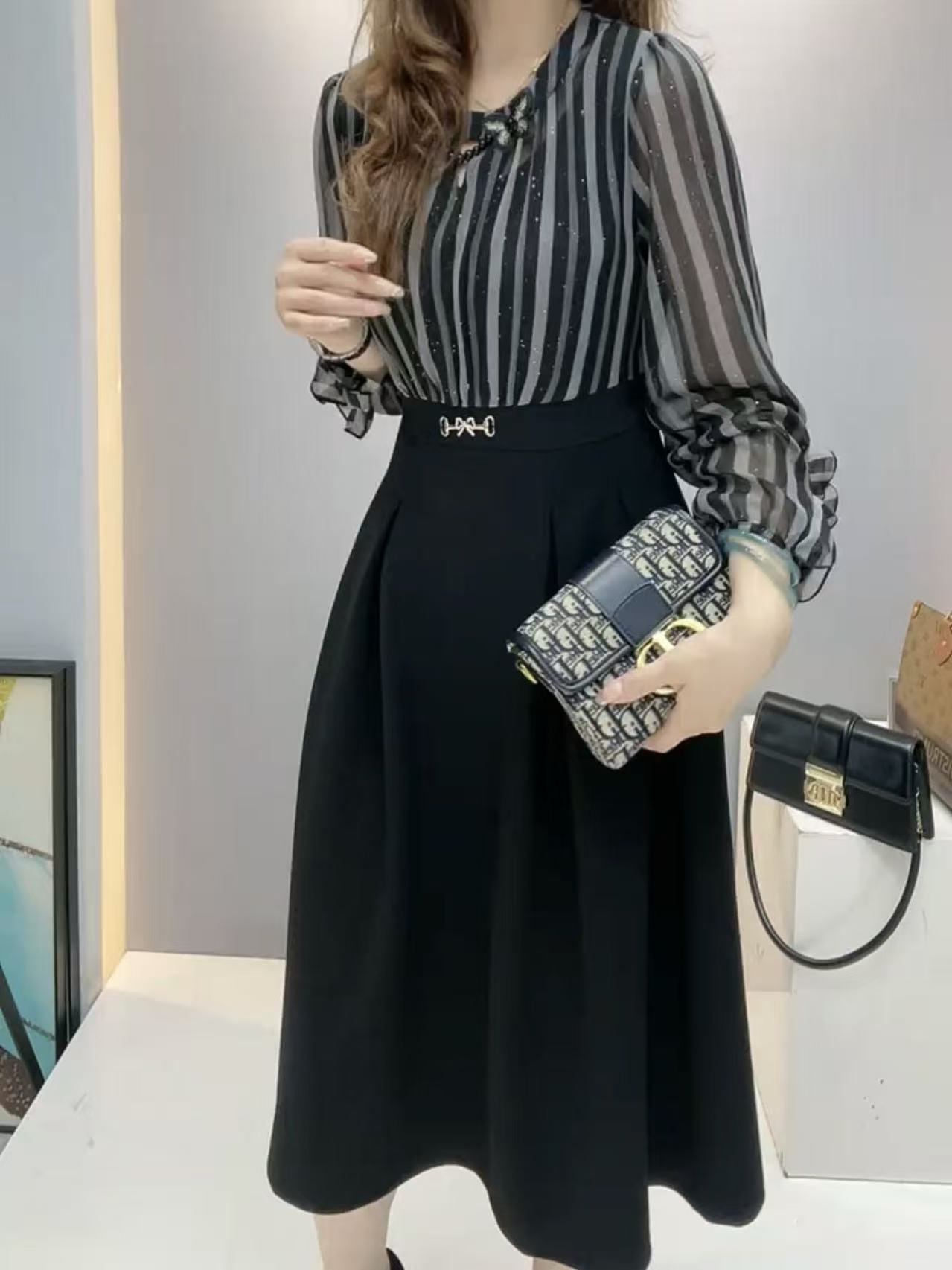 秋季时尚气质大码女装洋气妈妈休闲减龄假两件拼接蝴蝶领连衣裙