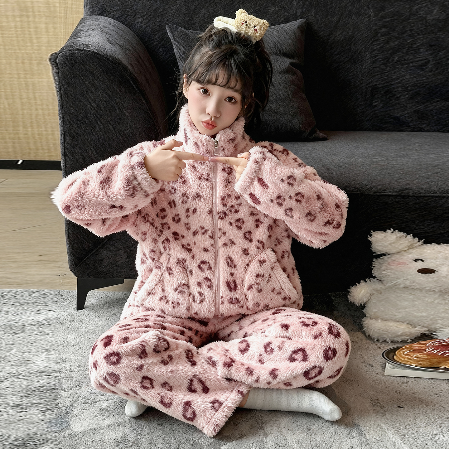 女童睡衣冬季2025新款加厚款珊瑚绒秋冬款大儿童女孩法兰绒家居服
