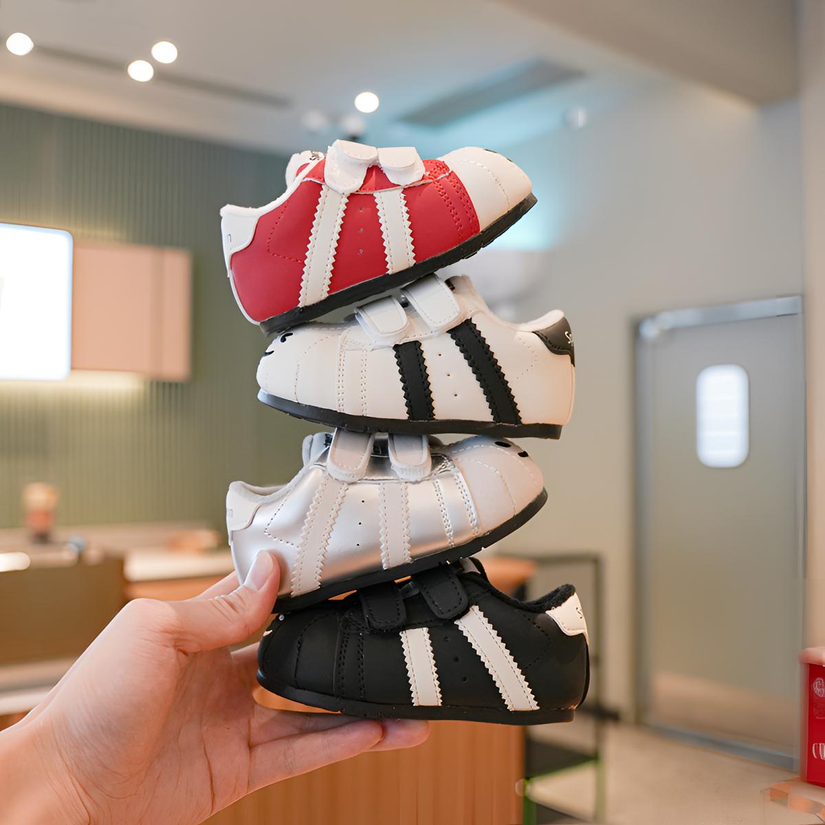 婴幼儿学步鞋秋冬1一2岁软底男宝宝鞋子加绒棉鞋女小童保暖板鞋