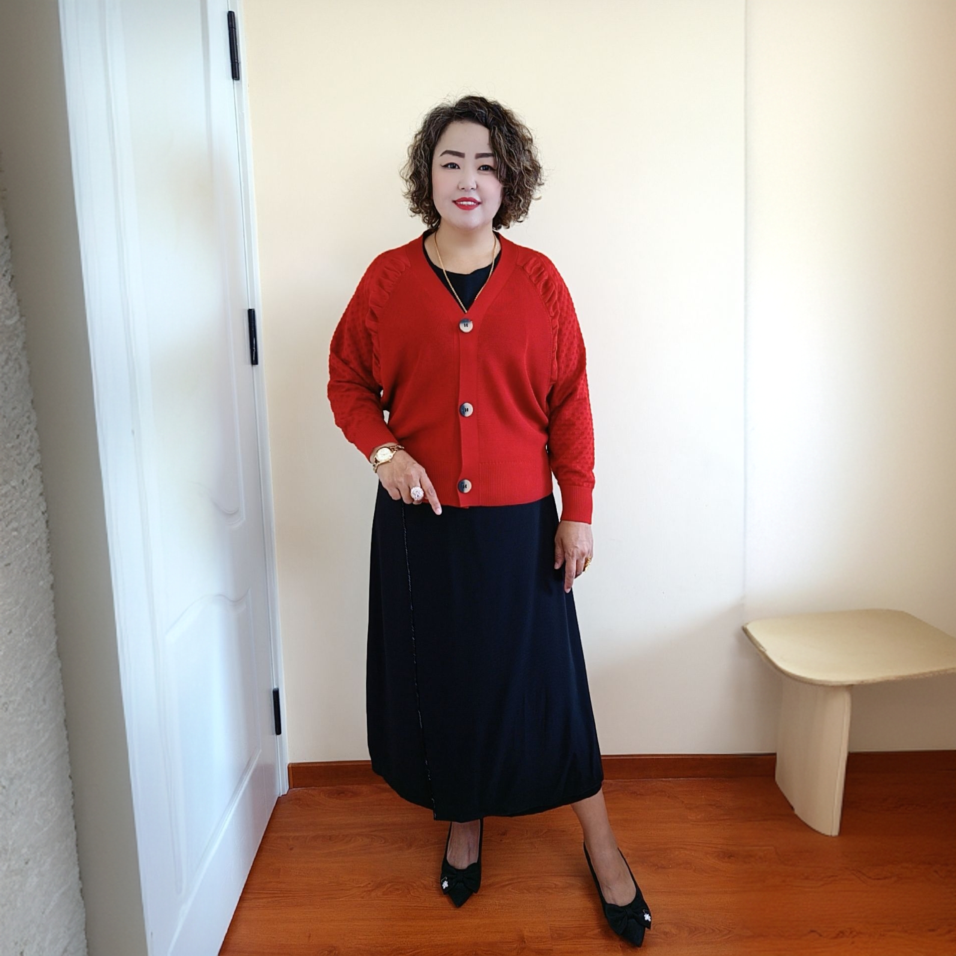 大码女装秋装妈妈洋气百搭女士针织宽松短款毛衣开衫