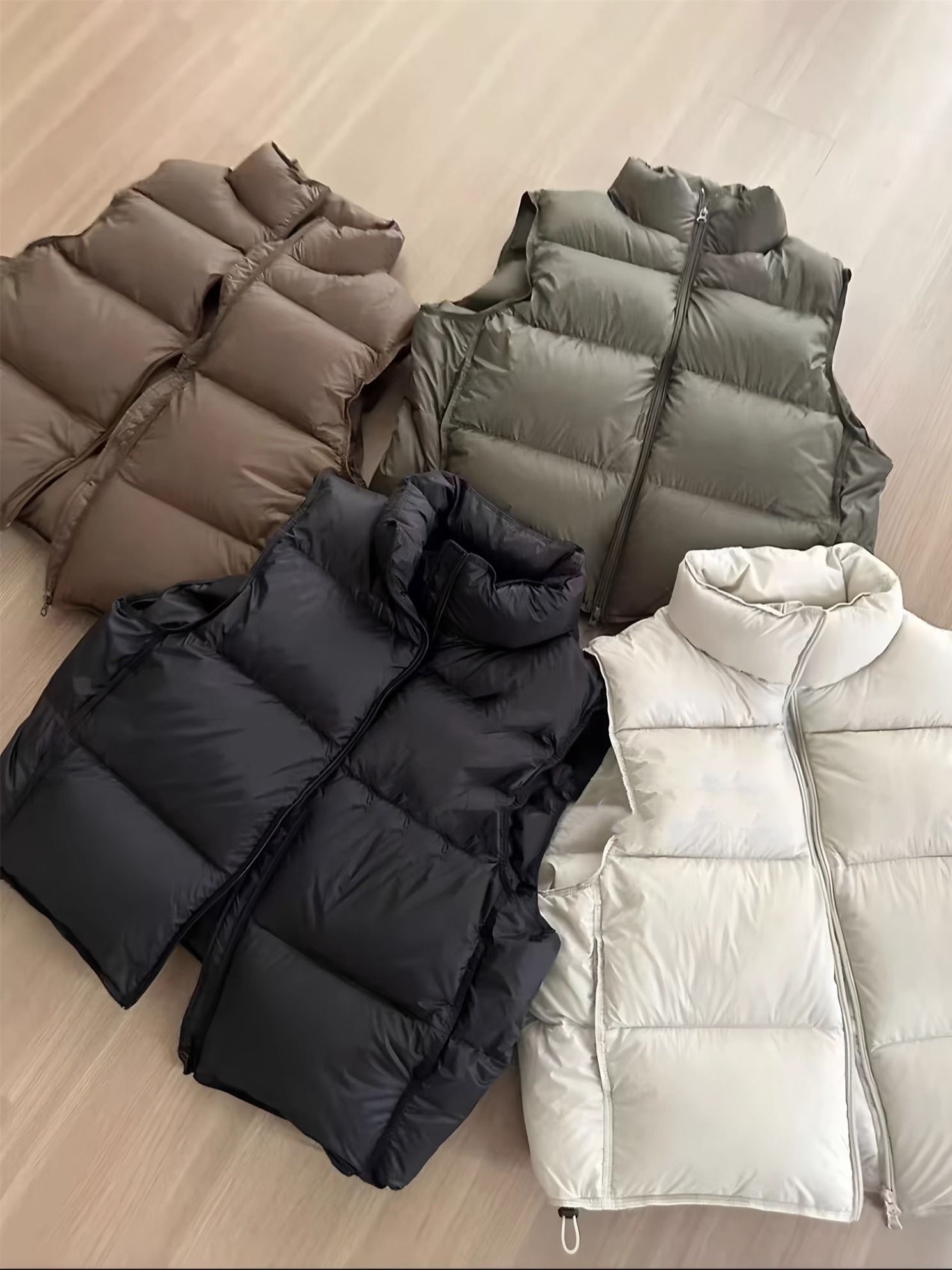 白鸭绒羽绒马甲女2025秋冬新款百搭洋气短款立领面包服坎肩外套