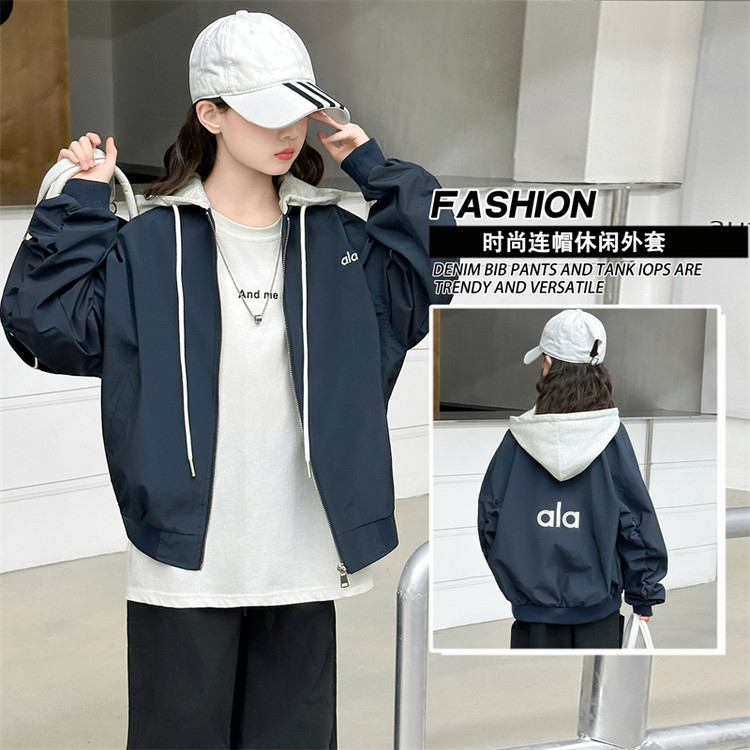 女童春秋季休闲外套2025新款中大儿童装儿童洋气时尚冲锋衣小女孩