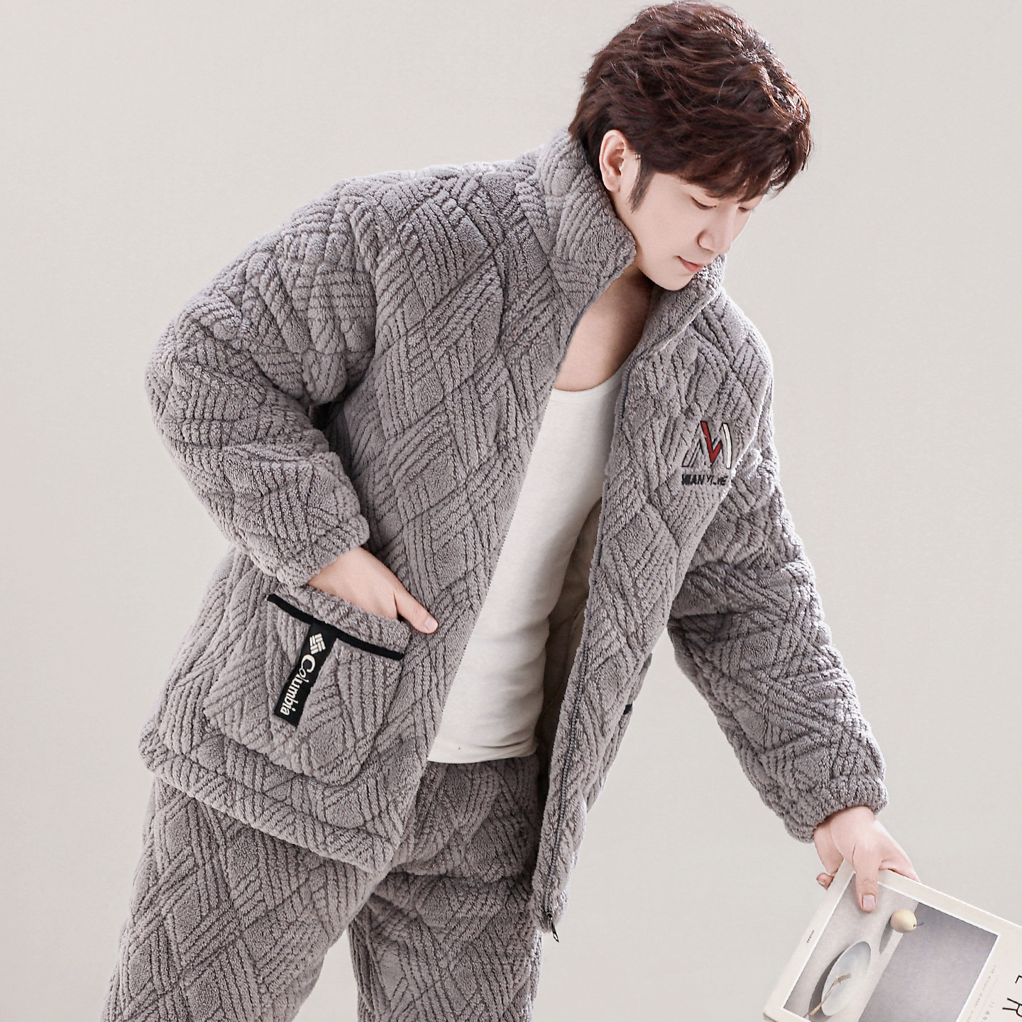 男士三层加厚珊瑚绒保暖冬季夹棉衣睡衣加绒青年家居服套装男冬款