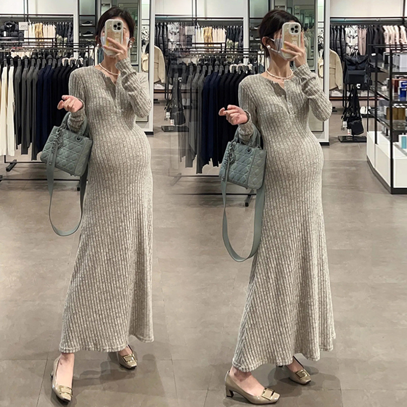 时髦孕妇装春秋新款孕妇装打底孕妈气质显瘦网红款简约针织连衣裙