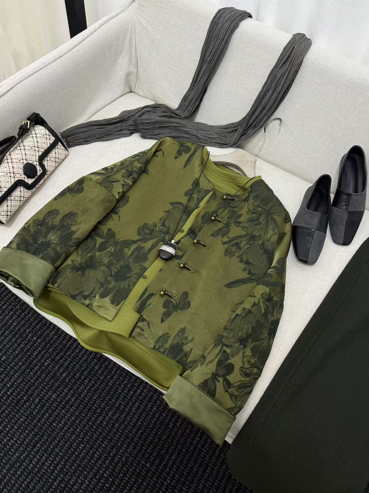 【玉林】新中式绣花女圆领短外套紫色植物花卉开衫新中式厚款秋季