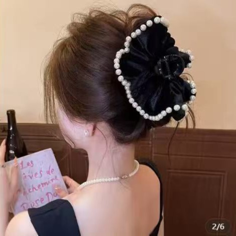法式丝绒珍珠抓夹女高级感气质盘发鲨鱼夹2025新款后脑勺优雅发饰