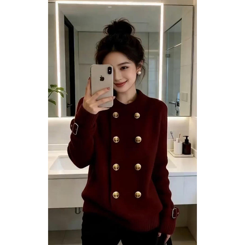 酒红色双排扣毛衣女百搭气质高级感职场千金风上衣2025冬季新款