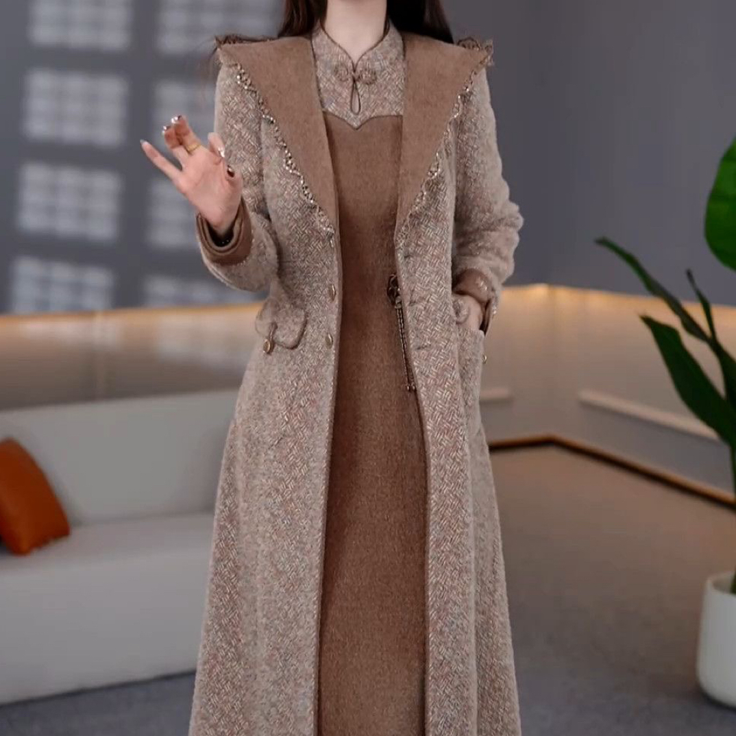 高档贵妃绒时尚新中式夹棉旗袍大衣两件套2025冬季新款优雅礼服裙