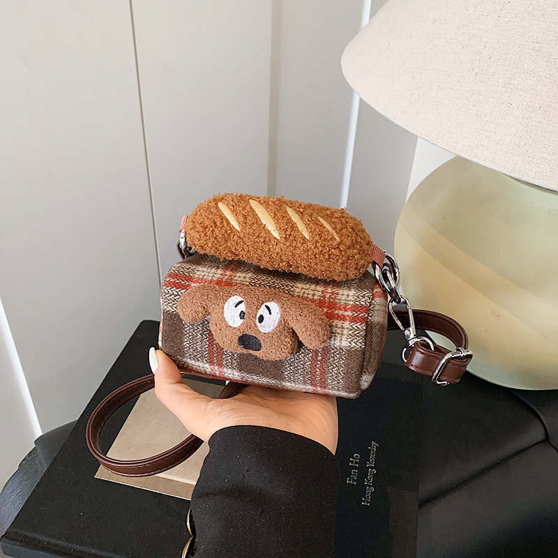 秋冬包女2025新款百搭斜挎包韩版可爱手提迷你格子呢子布料小方包