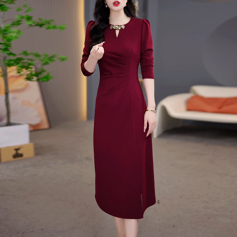 气质高端法式连衣裙女2025秋季新款女士洋气减龄显瘦收腰中长裙潮