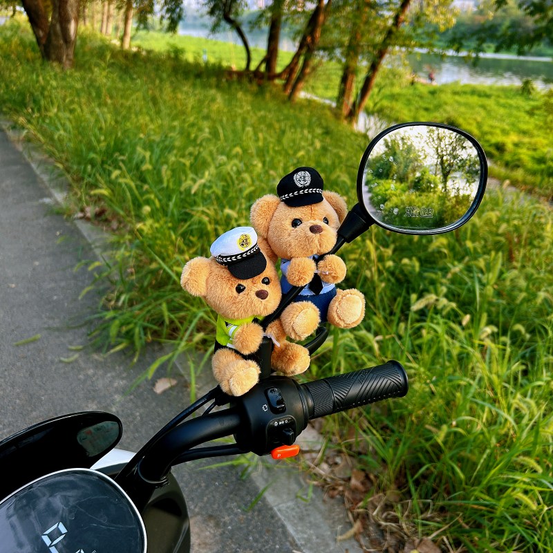 【防丢款】交警小熊摩托装饰可爱电动车自行车玩偶创意公仔挂件